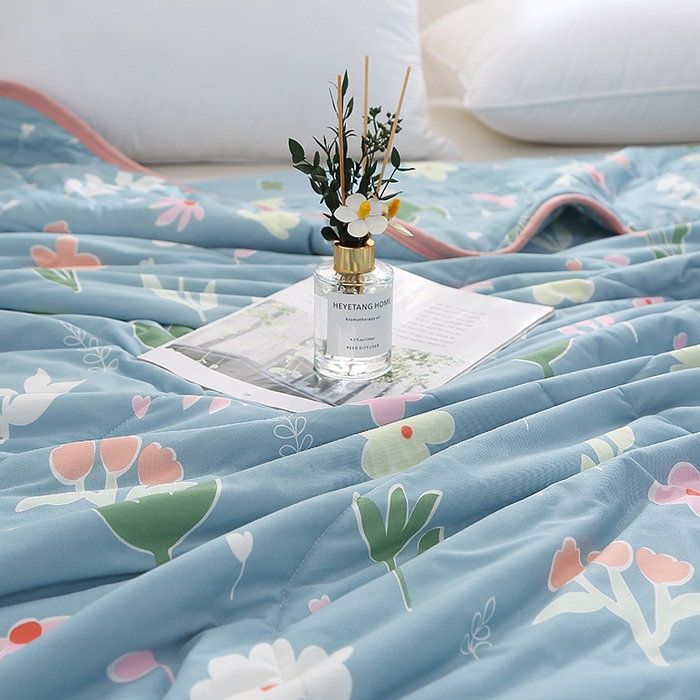 91家纺网 家纺一手货源 找家纺 贝兰仙奴 2025新款针织棉夏被 蓝小花