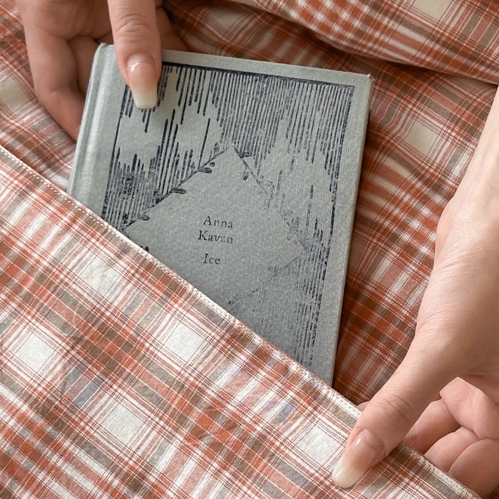 91家纺网 家纺一手货源 找家纺 多米家居 2025新款全棉水洗棉抱枕被 星辰-红