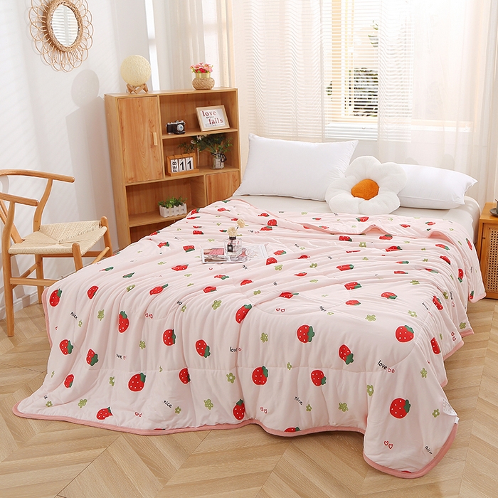 91家纺网 家纺一手货源 找家纺 贝兰仙奴 2025新款针织棉夏被 草莓粉