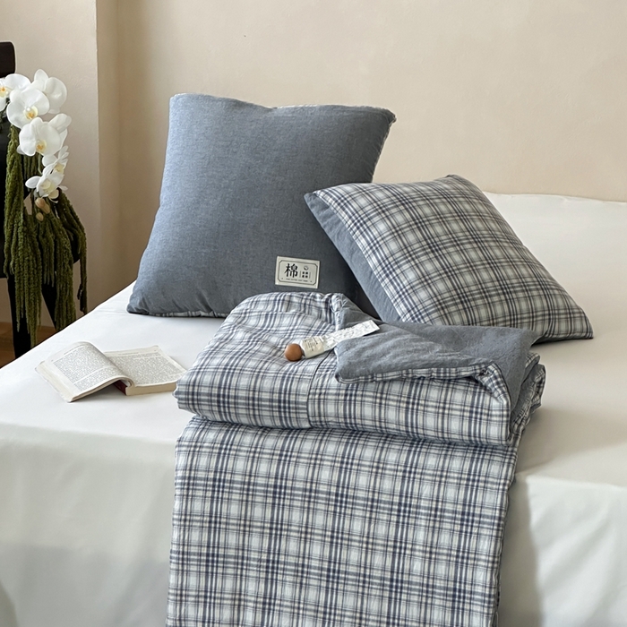 91家纺网 家纺一手货源 找家纺 多米家居 2025新款全棉水洗棉抱枕被 星辰-蓝