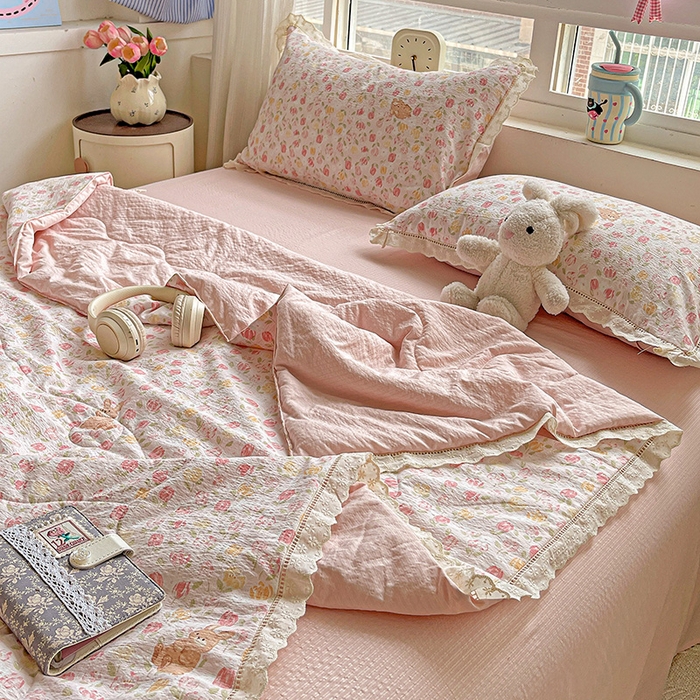 91家纺网 家纺一手货源 找家纺 一比一家纺 2026新款云感皱皱纱全棉花边款夏被四件套【控价109元】郁金香小兔