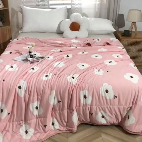 91家纺网 家纺一手货源 找家纺 贝兰仙奴 2025新款针织棉夏被 花与猫粉