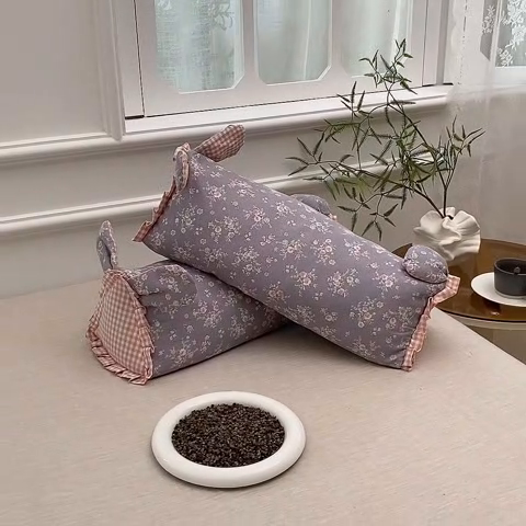 91家纺网 家纺一手货源 找家纺 （总）梦叶草 2025新款全棉双层纱萌兔荞麦枕芯护颈枕头50*16*16cm（±2cm）