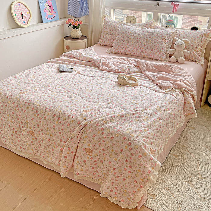 91家纺网 家纺一手货源 找家纺 一比一家纺 2026新款云感皱皱纱全棉花边款夏被四件套【控价109元】郁金香小兔