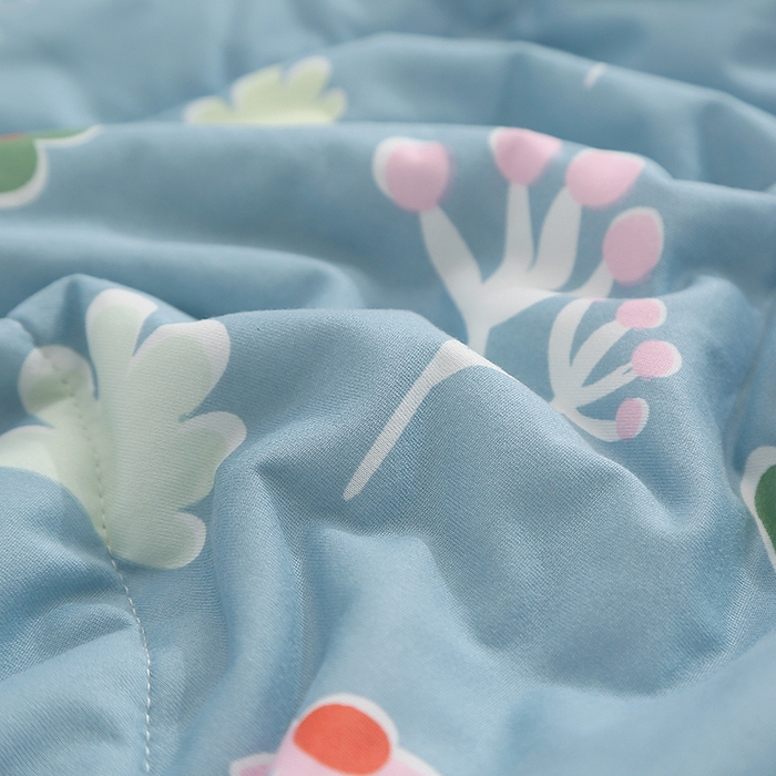 91家纺网 家纺一手货源 找家纺 贝兰仙奴 2025新款针织棉夏被 蓝小花