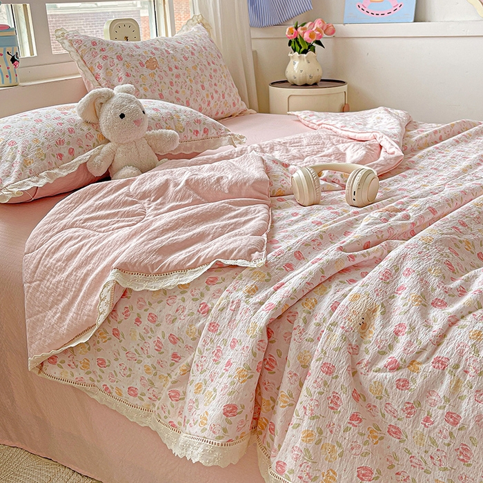 91家纺网 家纺一手货源 找家纺 一比一家纺 2026新款云感皱皱纱全棉花边款夏被四件套【控价109元】郁金香小兔