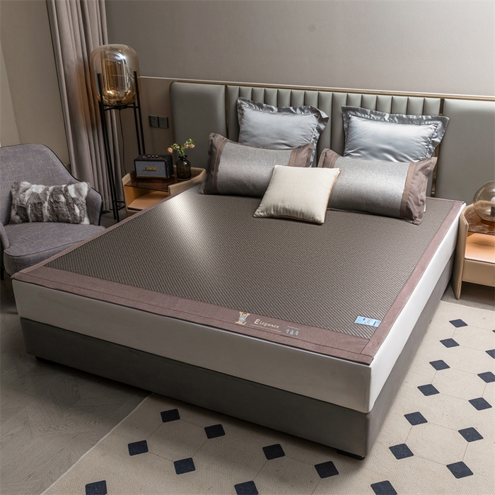 91家纺网 家纺一手货源 找家纺 苏迪网销供货 2025新款高端PE藤席冰丝三明治凉席霸王藤席 PE雪藤席-灰