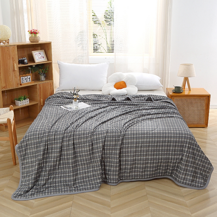 91家纺网 家纺一手货源 找家纺 贝兰仙奴 2025春夏新款针织棉格子印花夏被夏凉被空调被 贝格灰