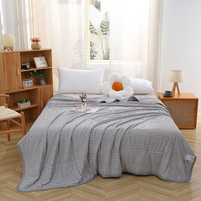 91家纺网 家纺一手货源 找家纺 贝兰仙奴 2025春夏新款针织棉格子印花夏被夏凉被空调被 小灰格