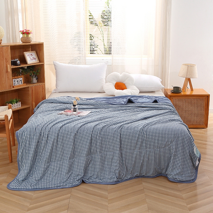 91家纺网 家纺一手货源 找家纺 贝兰仙奴 2025春夏新款针织棉格子印花夏被夏凉被空调被 小蓝格