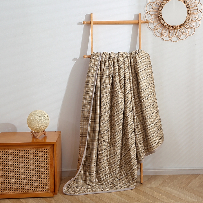 91家纺网 家纺一手货源 找家纺 贝兰仙奴 2025春夏新款针织棉格子印花夏被夏凉被空调被 贝格黄