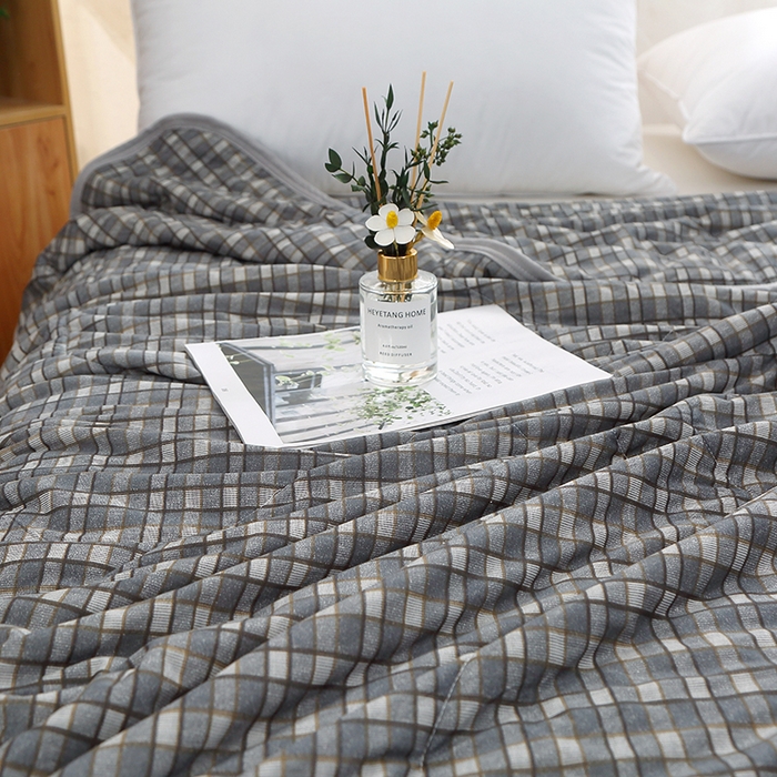 91家纺网 家纺一手货源 找家纺 贝兰仙奴 2025春夏新款针织棉格子印花夏被夏凉被空调被 贝格灰