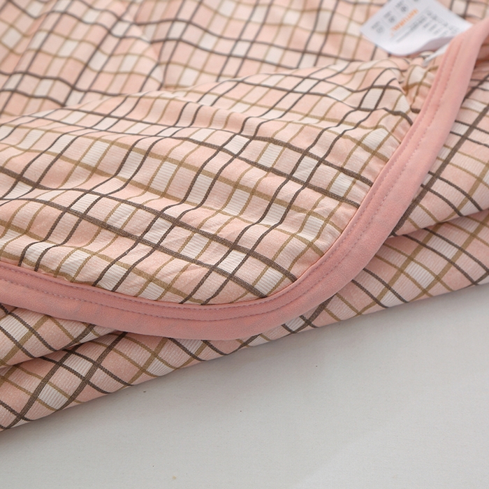 91家纺网 家纺一手货源 找家纺 贝兰仙奴 2025春夏新款针织棉格子印花夏被夏凉被空调被 贝格玉