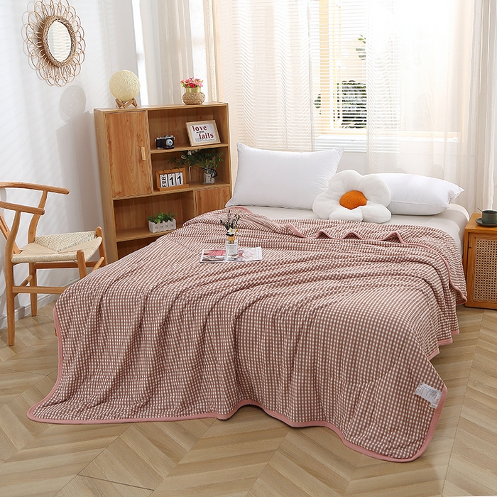 91家纺网 家纺一手货源 找家纺 贝兰仙奴 2025春夏新款针织棉格子印花夏被夏凉被空调被 小豆沙格