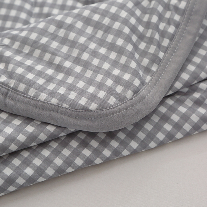 91家纺网 家纺一手货源 找家纺 贝兰仙奴 2025春夏新款针织棉格子印花夏被夏凉被空调被 小灰格