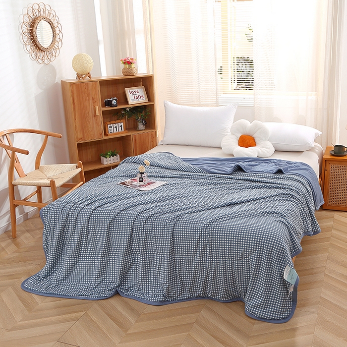 91家纺网 家纺一手货源 找家纺 贝兰仙奴 2025春夏新款针织棉格子印花夏被夏凉被空调被 小蓝格