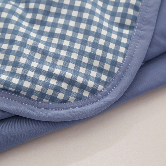 91家纺网 家纺一手货源 找家纺 贝兰仙奴 2025春夏新款针织棉格子印花夏被夏凉被空调被 小蓝格