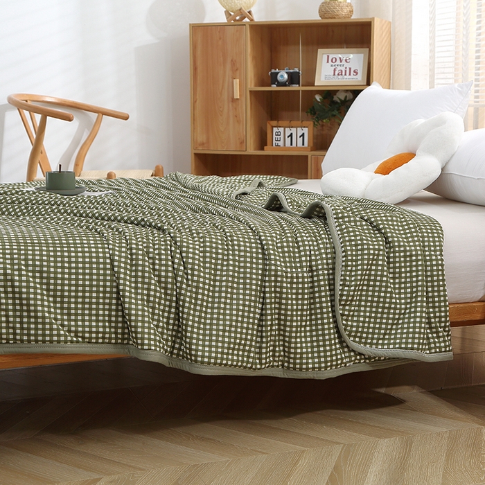 91家纺网 家纺一手货源 找家纺 贝兰仙奴 2025春夏新款针织棉格子印花夏被夏凉被空调被 小绿格