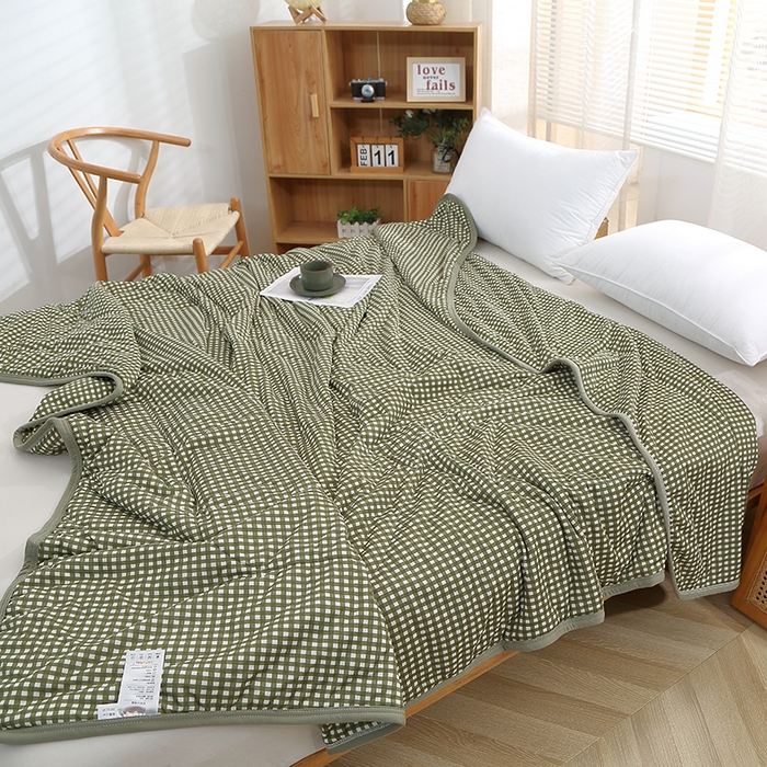 91家纺网 家纺一手货源 找家纺 贝兰仙奴 2025春夏新款针织棉格子印花夏被夏凉被空调被 小绿格