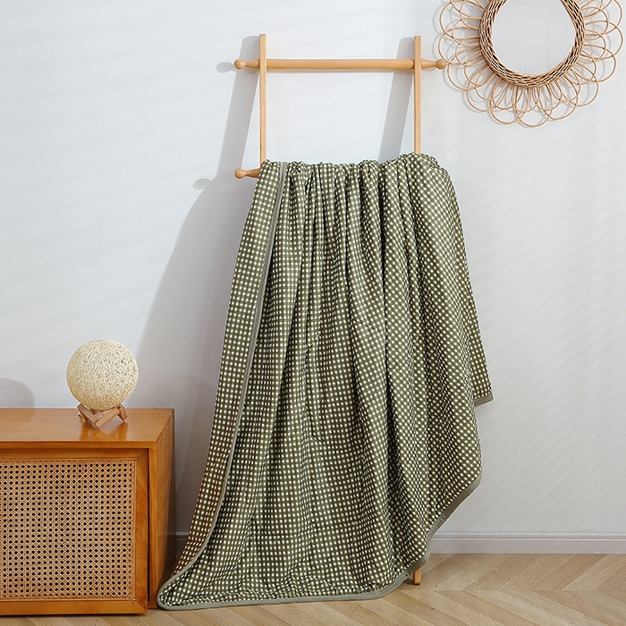 91家纺网 家纺一手货源 找家纺 贝兰仙奴 2025春夏新款针织棉格子印花夏被夏凉被空调被 小绿格