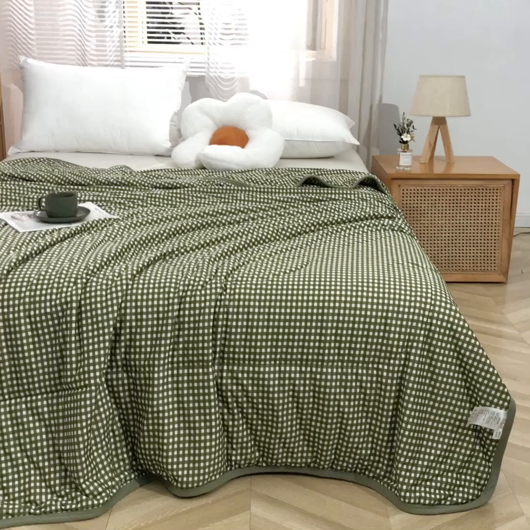 91家纺网 家纺一手货源 找家纺 贝兰仙奴 2025春夏新款针织棉格子印花夏被夏凉被空调被 小绿格