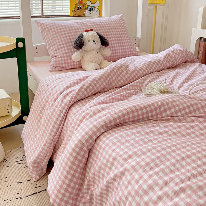 91家纺网 家纺一手货源 找家纺 港岛妹妹 2025新款宿舍学生三件套 小格浅粉