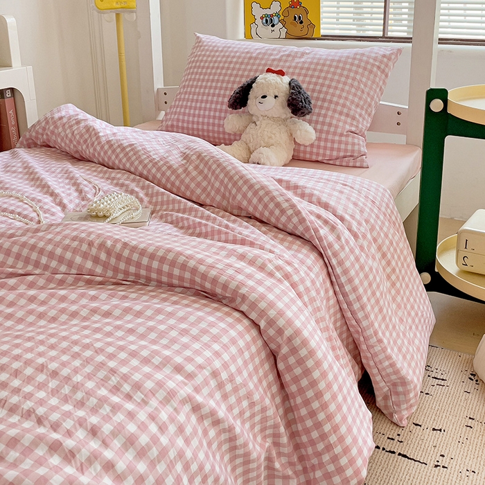 91家纺网 家纺一手货源 找家纺 海岛哥哥 2025新款云朵棉宿舍学生三件套 小格浅粉