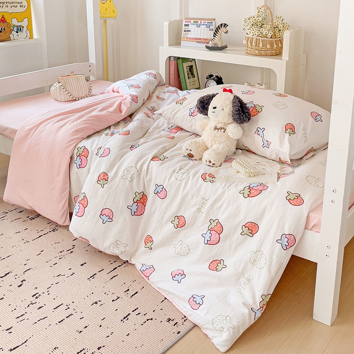 91家纺网 家纺一手货源 找家纺 海岛哥哥 2025新款云朵棉宿舍学生三件套 夏日草莓