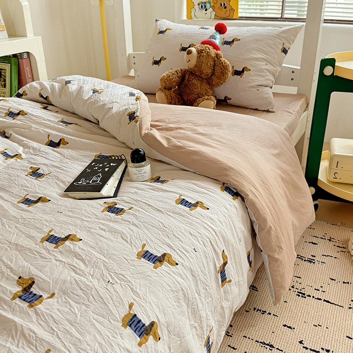 91家纺网 家纺一手货源 找家纺 海岛哥哥 2025新款云朵棉宿舍学生三件套 腊肠狗