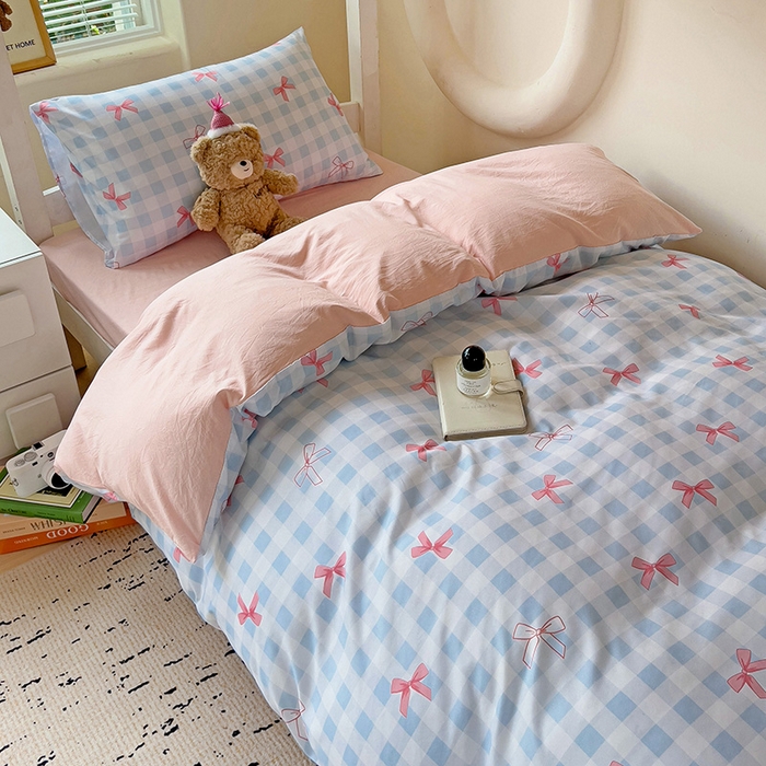 91家纺网 家纺一手货源 找家纺 海岛哥哥 2025新款云朵棉宿舍学生三件套 蓝格蝴蝶结粉