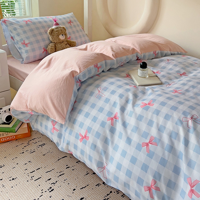 91家纺网 家纺一手货源 找家纺 海岛哥哥 2025新款云朵棉宿舍学生三件套 蓝格蝴蝶结粉