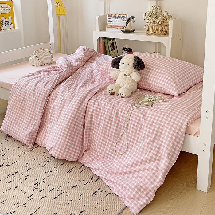 91家纺网 家纺一手货源 找家纺 港岛妹妹 2025新款宿舍学生三件套 小格浅粉