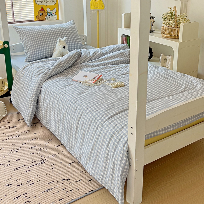 91家纺网 家纺一手货源 找家纺 港岛妹妹 2025新款宿舍学生三件套 小格浅蓝