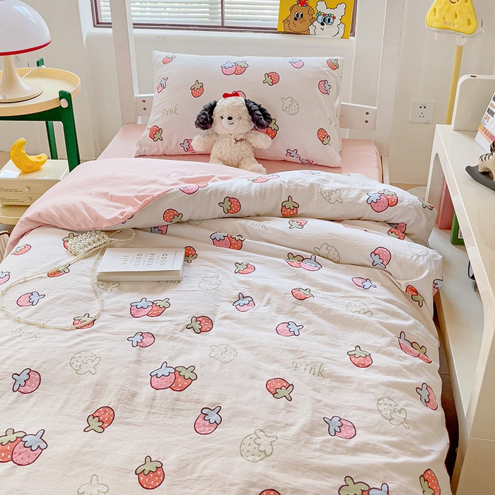 91家纺网 家纺一手货源 找家纺 港岛妹妹 2025新款宿舍学生三件套 夏日草莓