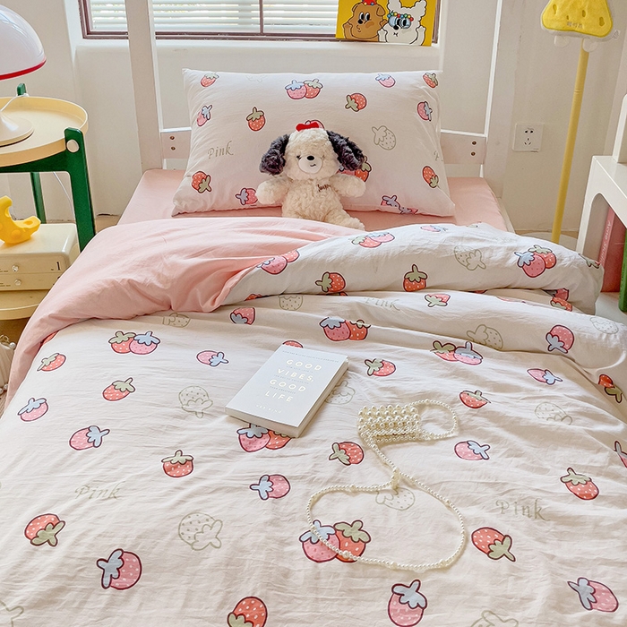 91家纺网 家纺一手货源 找家纺 港岛妹妹 2025新款宿舍学生三件套 夏日草莓