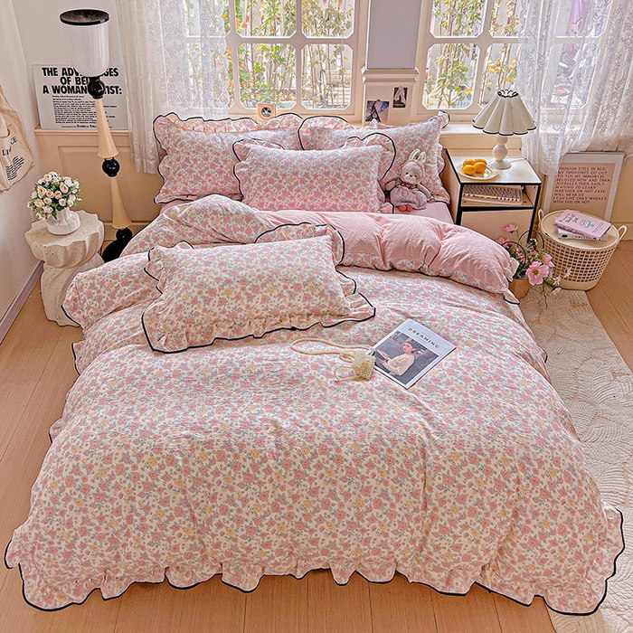 91家纺网 家纺一手货源 找家纺 仟网汇 2025新款云感赫本风皱皱纱夏被四件套 赫本-春风里