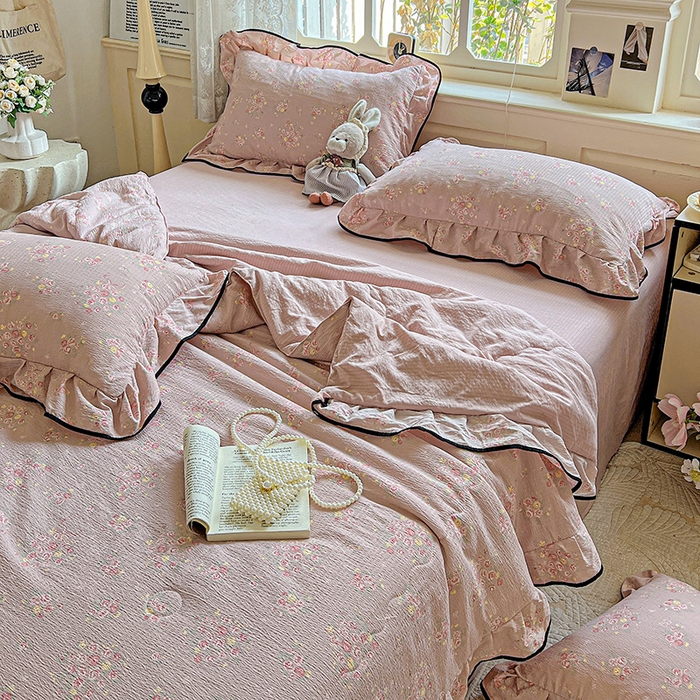 91家纺网 家纺一手货源 找家纺 仟网汇 2025新款云感赫本风皱皱纱夏被四件套 赫本-粉蒂