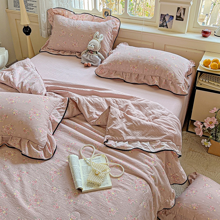 91家纺网 家纺一手货源 找家纺 仟网汇 2025新款云感赫本风皱皱纱夏被四件套 赫本-粉蒂