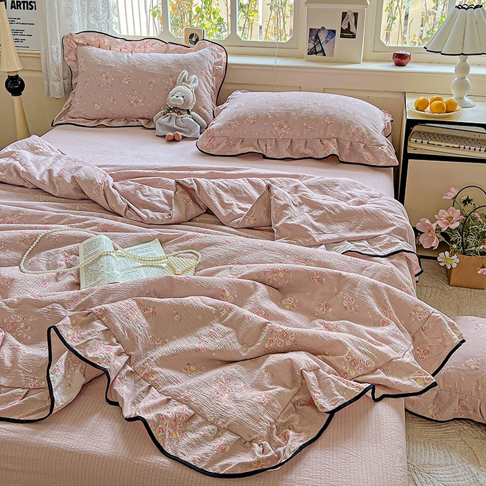 91家纺网 家纺一手货源 找家纺 仟网汇 2025新款云感赫本风皱皱纱夏被四件套 赫本-粉蒂