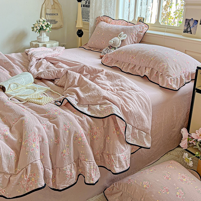 91家纺网 家纺一手货源 找家纺 仟网汇 2025新款云感赫本风皱皱纱夏被四件套 赫本-粉蒂