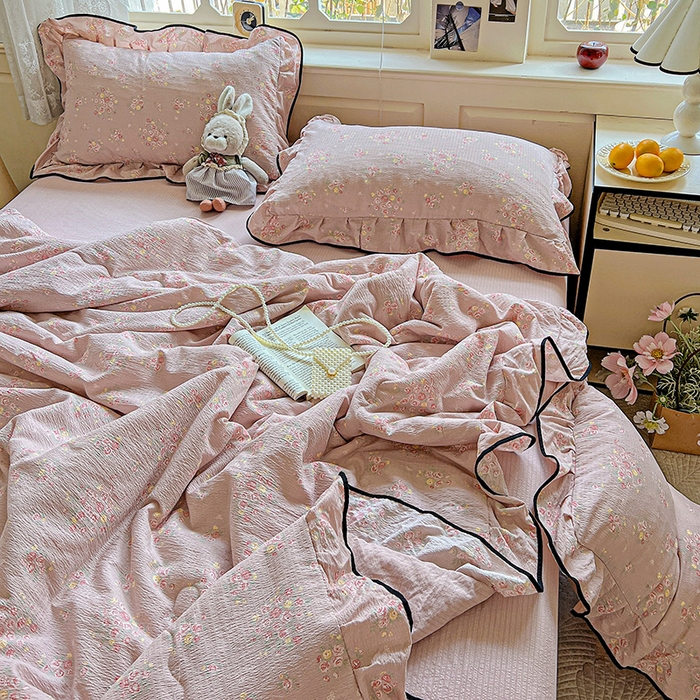 91家纺网 家纺一手货源 找家纺 仟网汇 2025新款云感赫本风皱皱纱夏被四件套 赫本-粉蒂