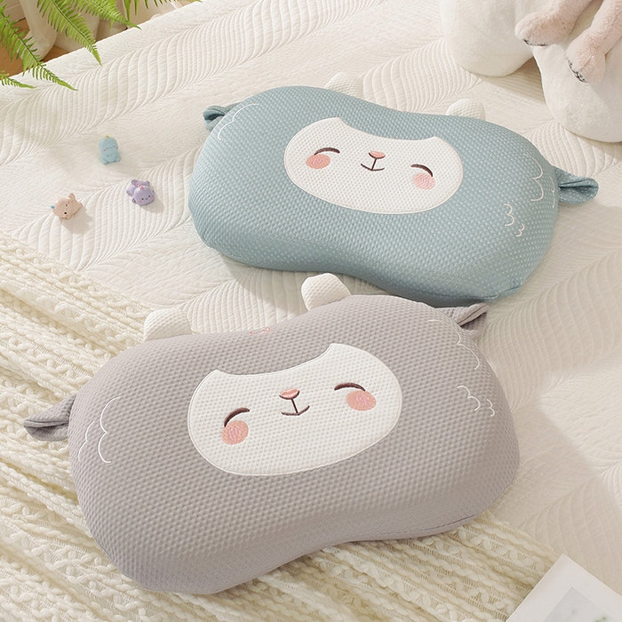 91家纺网 家纺一手货源 找家纺 （总）蔻眠 可爱小羊-凉感丝凉豆豆猫肚记忆枕儿童枕芯学生护颈枕头