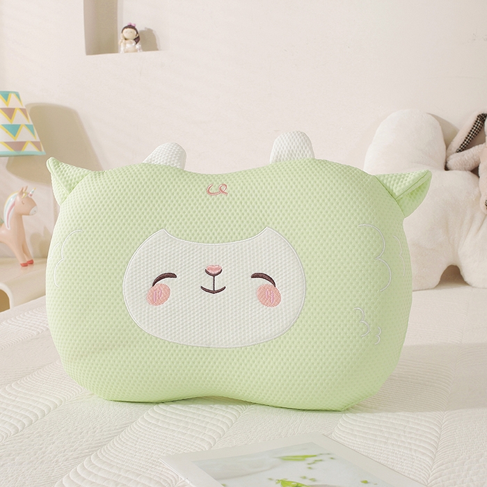 91家纺网 家纺一手货源 找家纺 蔻眠 可爱小羊-凉感丝凉豆豆猫肚记忆枕儿童枕芯学生护颈枕头 可爱小羊-绿色