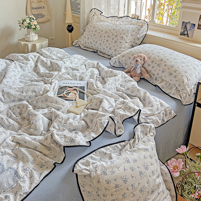 91家纺网 家纺一手货源 找家纺 仟网汇 2025新款云感赫本风皱皱纱夏被四件套 赫本-蓝苏