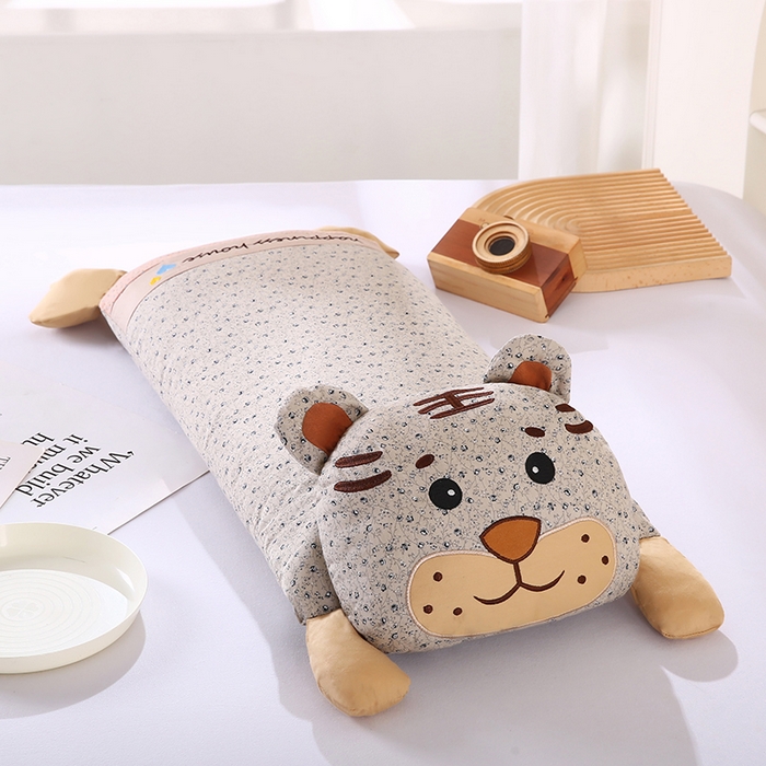 91家纺网 家纺一手货源 找家纺 蔻眠 乖乖虎-全棉卡通荞麦枕儿童学生成人护颈枕芯 乖乖虎-灰色