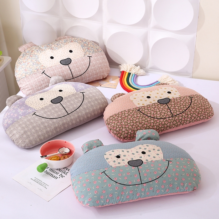 91家纺网 家纺一手货源 找家纺 （总）蔻眠 印花俏皮猴-全棉卡通荞麦枕儿童学生成人护颈枕芯