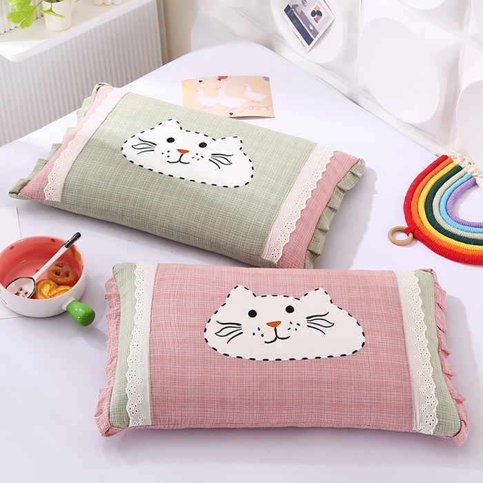91家纺网 家纺一手货源 找家纺 蔻眠 洛可可猫-全棉卡通刺绣荞麦护颈枕芯儿童学生成人枕头 主图