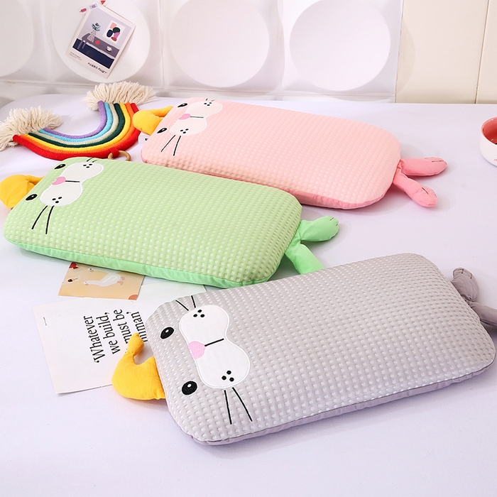 91家纺网 家纺一手货源 找家纺 蔻眠 小海狮-夏季凉感丝卡通荞麦枕头儿童学生防出汗专用枕芯 主图