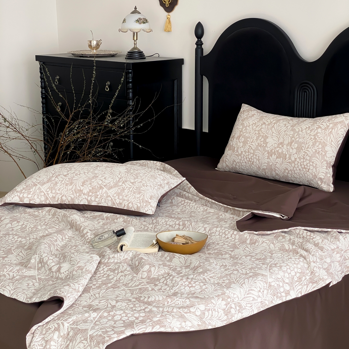 91家纺网 家纺一手货源 找家纺 赫帛 2025春夏新款全棉纯棉色织提花数码印花七草夏被夏凉被空调被 七草-咖色夏被