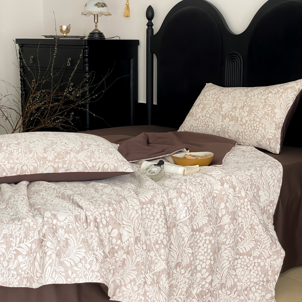 91家纺网 家纺一手货源 找家纺 赫帛 2025春夏新款全棉纯棉色织提花数码印花七草夏被夏凉被空调被 七草-咖色夏被